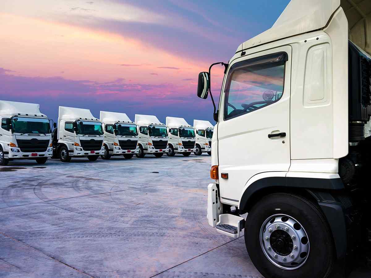 https://transportessergama.com/wp-content/uploads/2017/08/inner_big_trucks_02.jpg