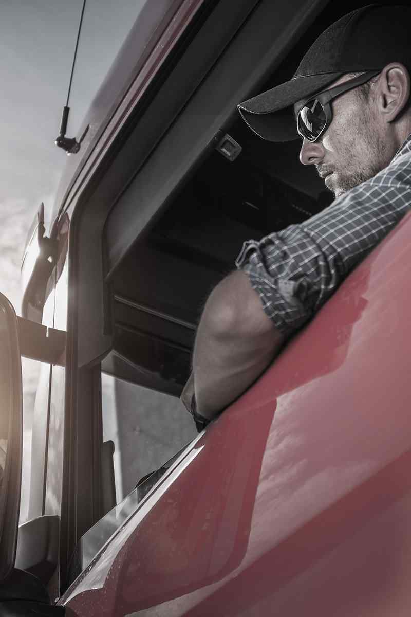 https://transportessergama.com/wp-content/uploads/2017/08/inner_big_trucks_05.jpg