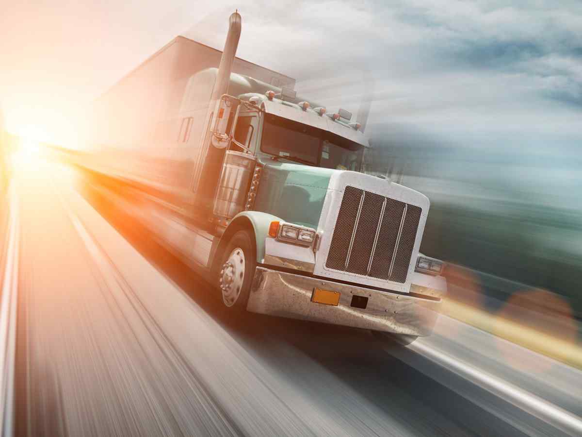 https://transportessergama.com/wp-content/uploads/2017/08/inner_big_trucks_08.jpg